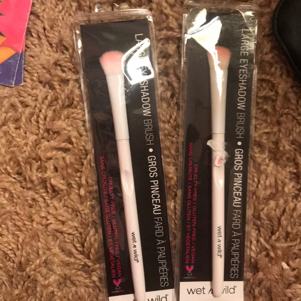 2 brand new eye shadow brushes